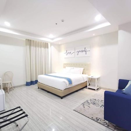 Hampton Suites Davao Ngoại thất bức ảnh