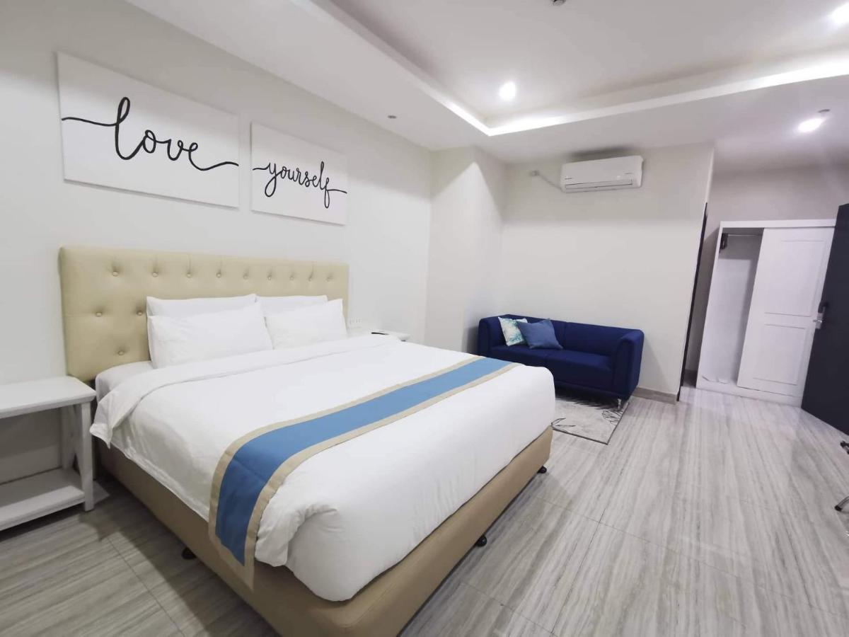 Hampton Suites Davao Ngoại thất bức ảnh