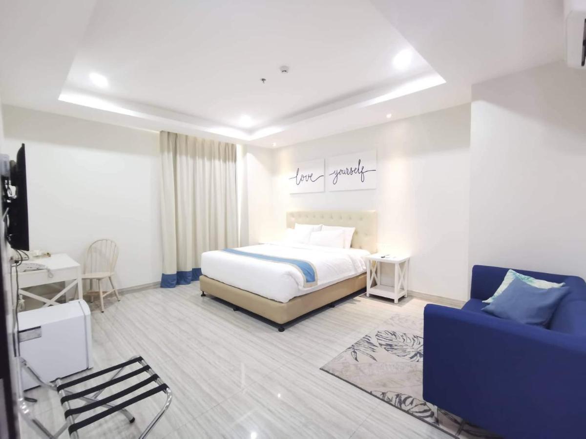 Hampton Suites Davao Ngoại thất bức ảnh