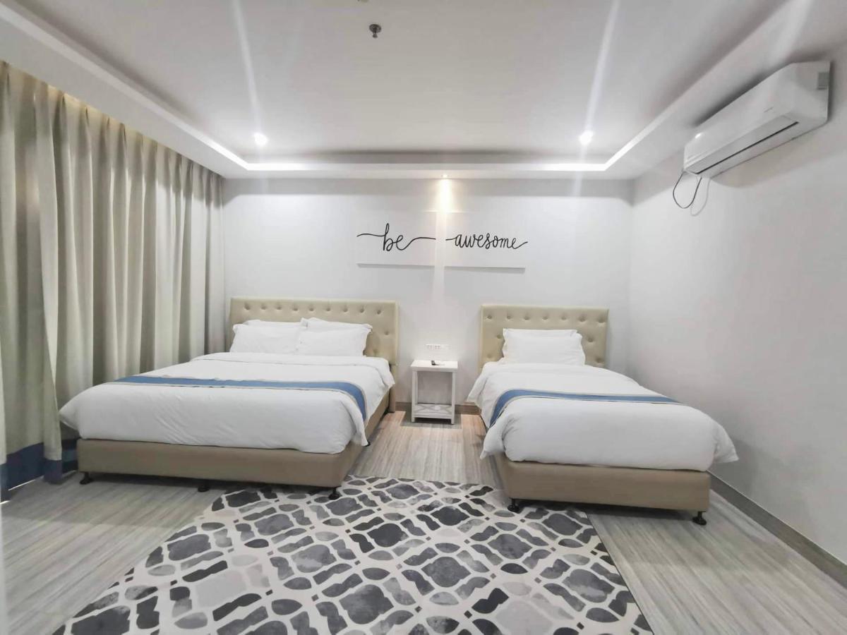 Hampton Suites Davao Ngoại thất bức ảnh