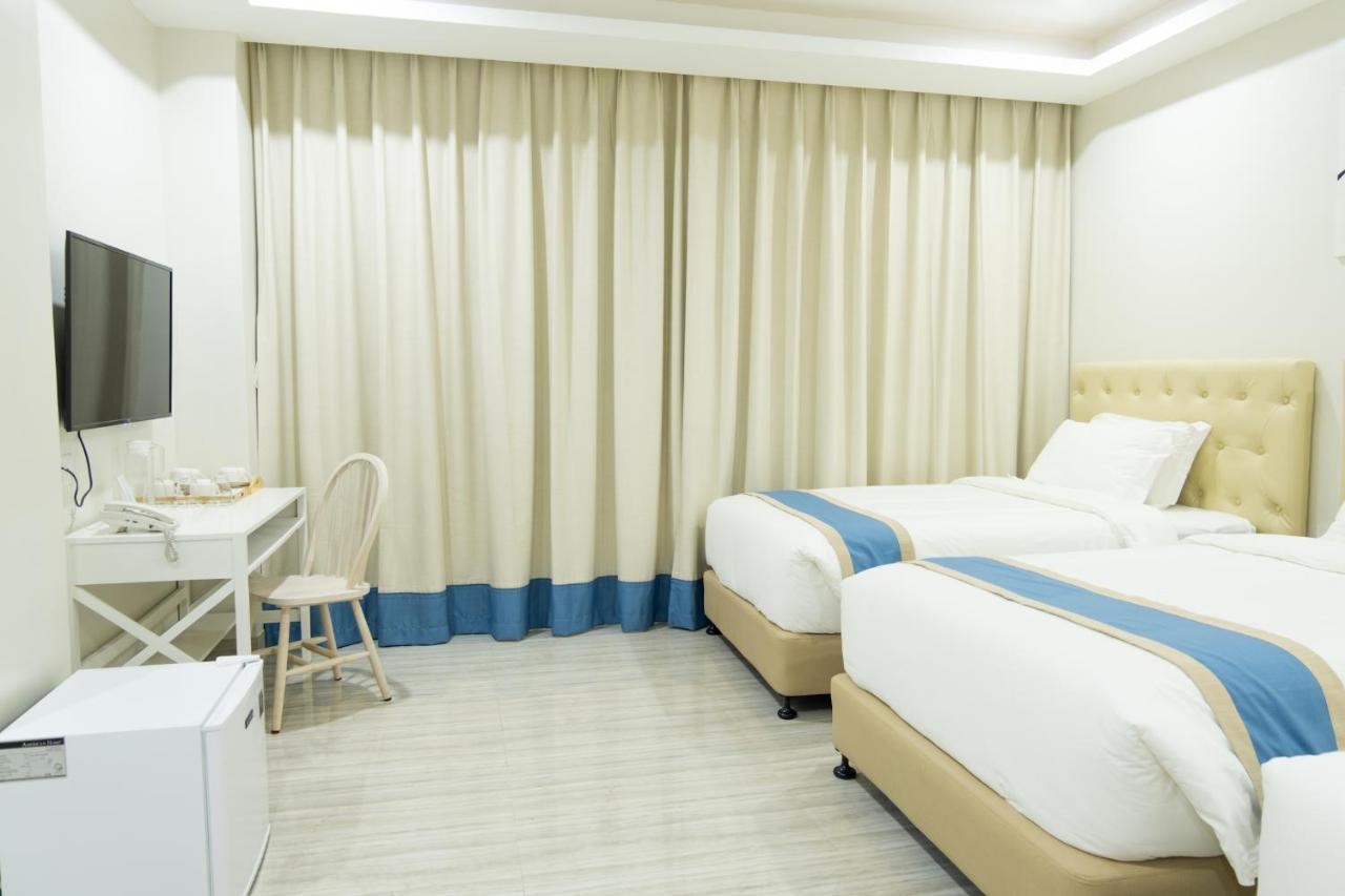 Hampton Suites Davao Ngoại thất bức ảnh