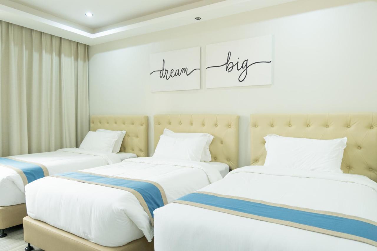 Hampton Suites Davao Ngoại thất bức ảnh