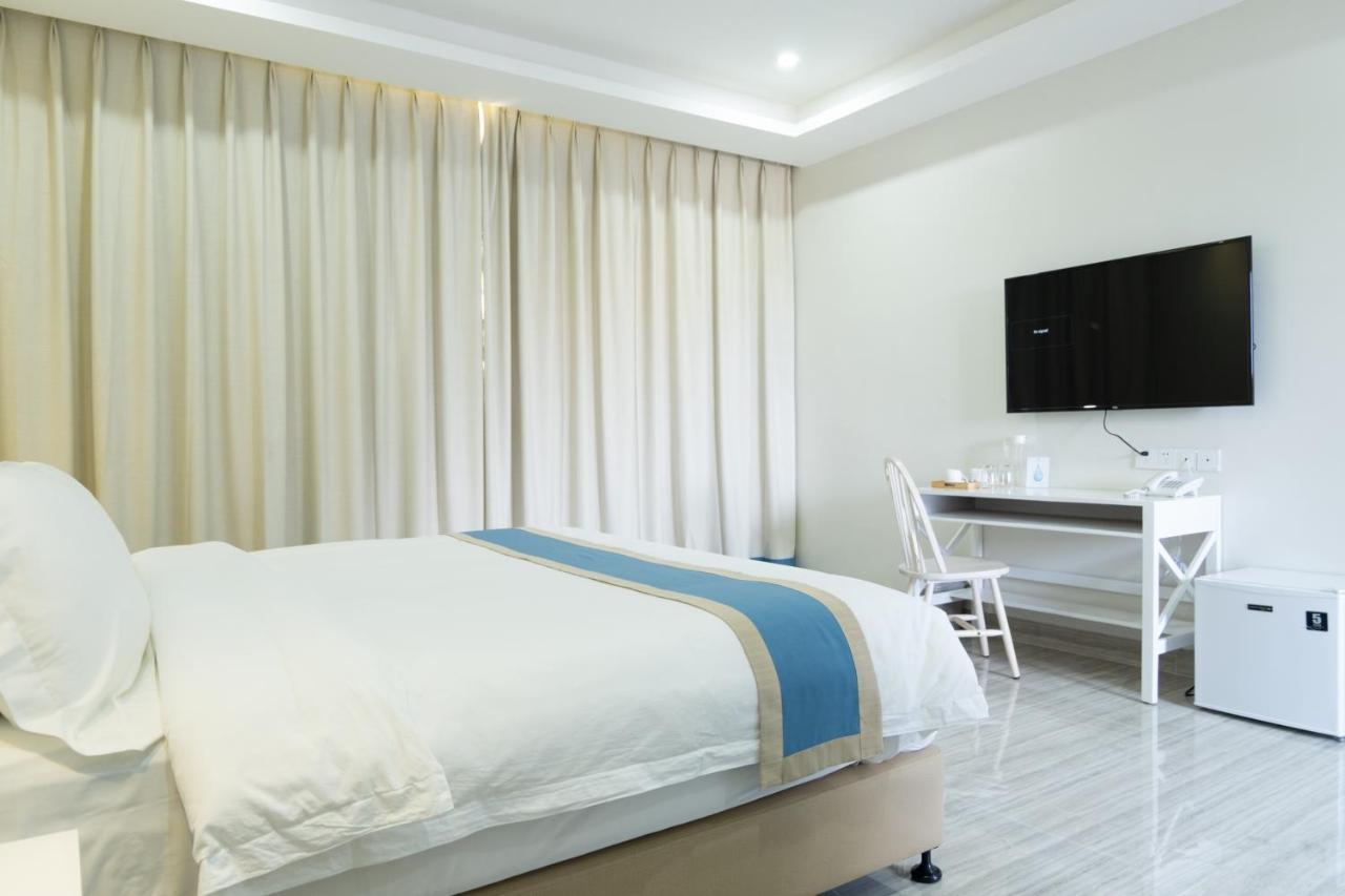 Hampton Suites Davao Ngoại thất bức ảnh