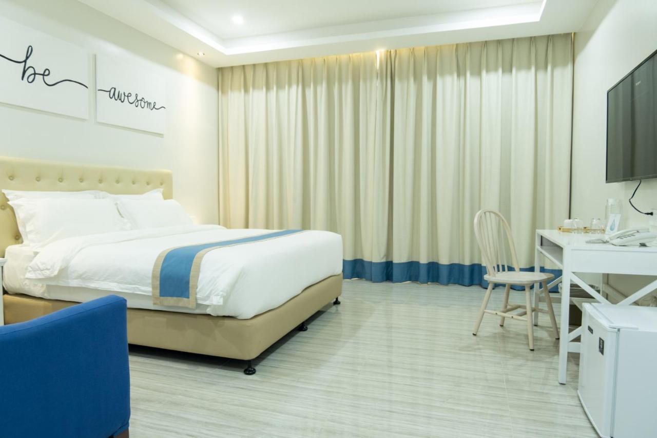 Hampton Suites Davao Ngoại thất bức ảnh
