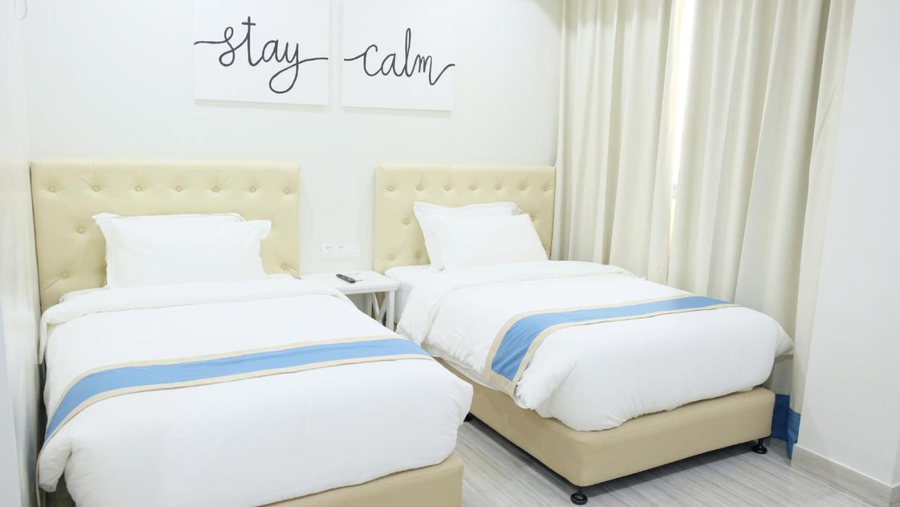 Hampton Suites Davao Ngoại thất bức ảnh