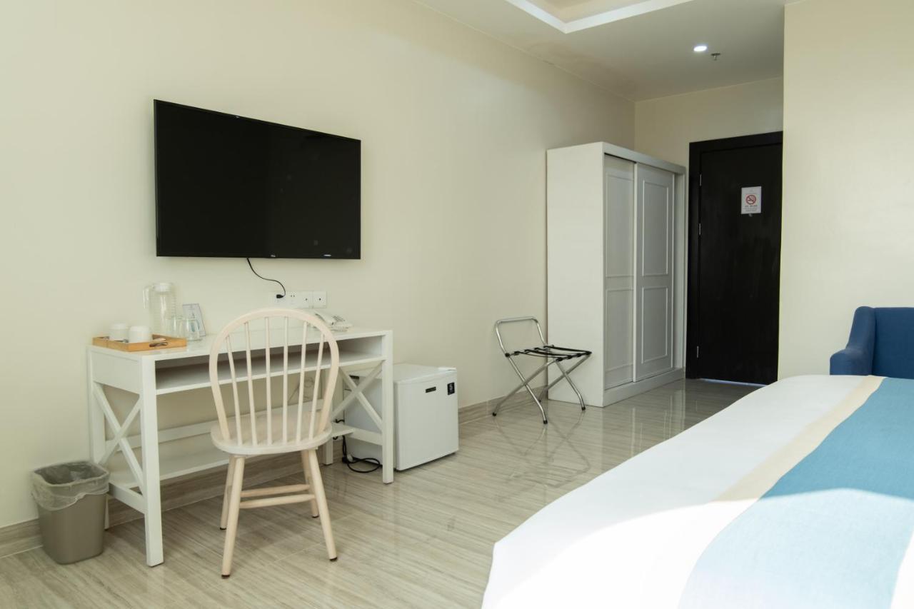 Hampton Suites Davao Ngoại thất bức ảnh