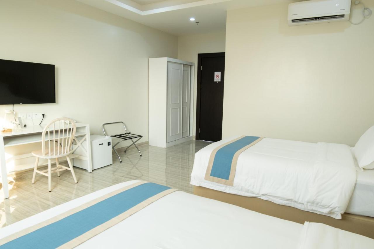 Hampton Suites Davao Ngoại thất bức ảnh