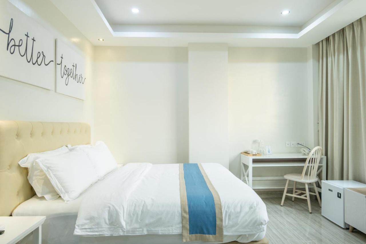 Hampton Suites Davao Ngoại thất bức ảnh
