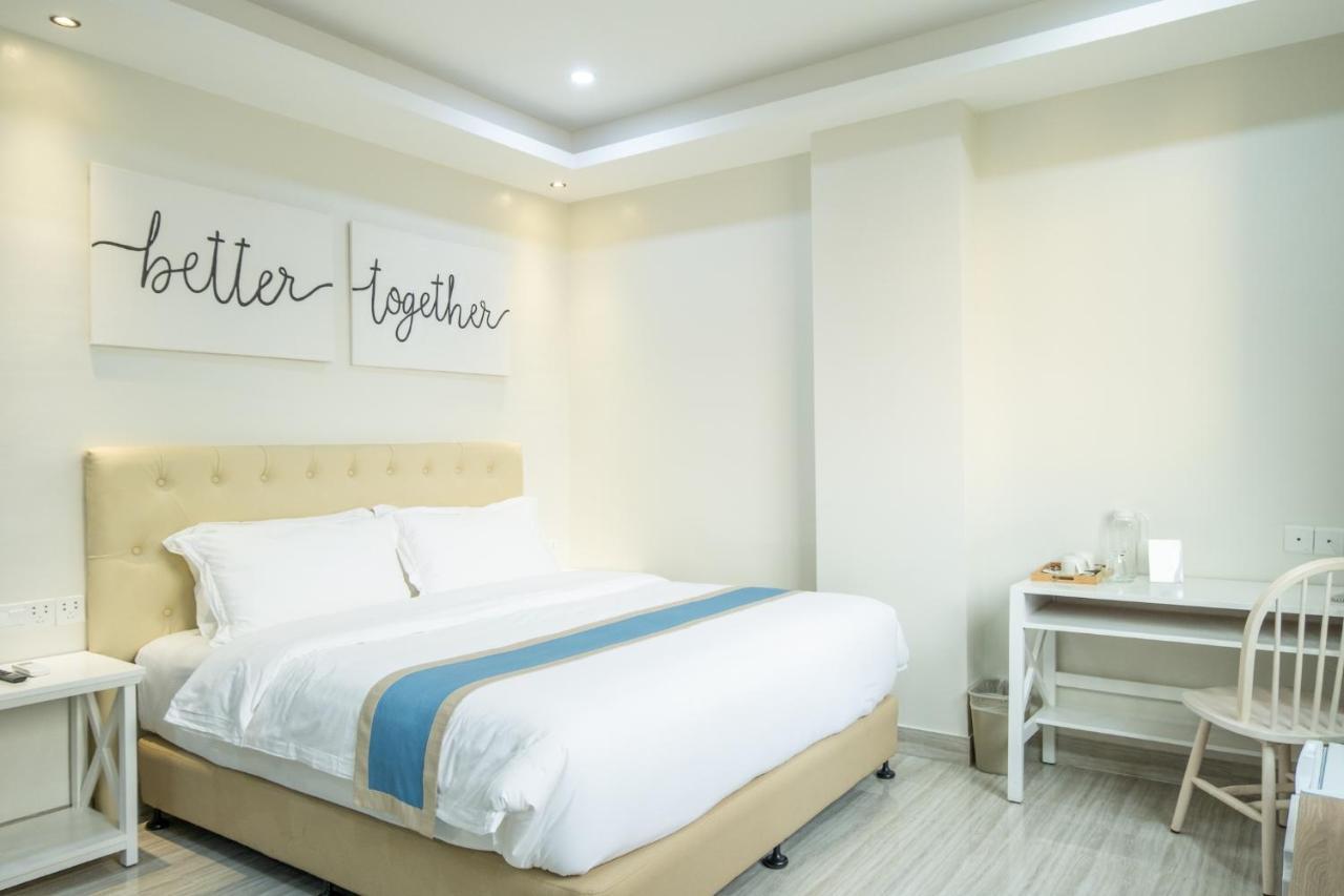 Hampton Suites Davao Ngoại thất bức ảnh